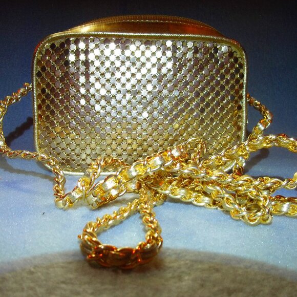 Whiting and Davis gold sequin evening bag - Picture 1 of 3